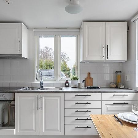 Guesthouse Close To The Beaches In Hoellviken Экстерьер фото